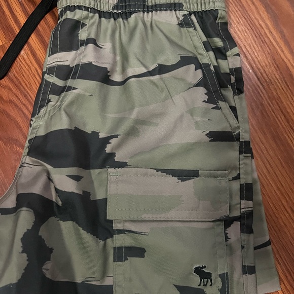 Boys camouflage shorts. - Picture 4 of 5